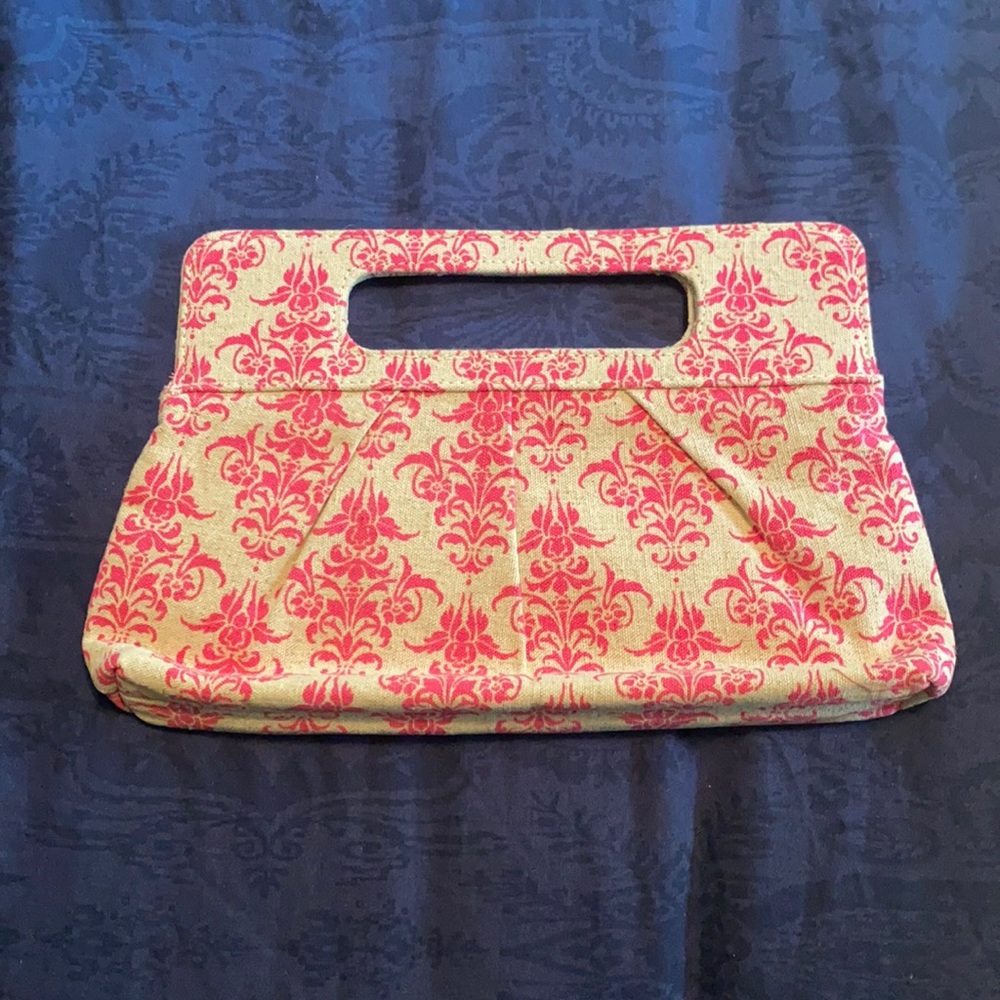 Super Cute Spring clutch